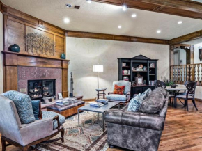 Stunning Renovated 2 Bedroom in Arrowhead Village! condo
